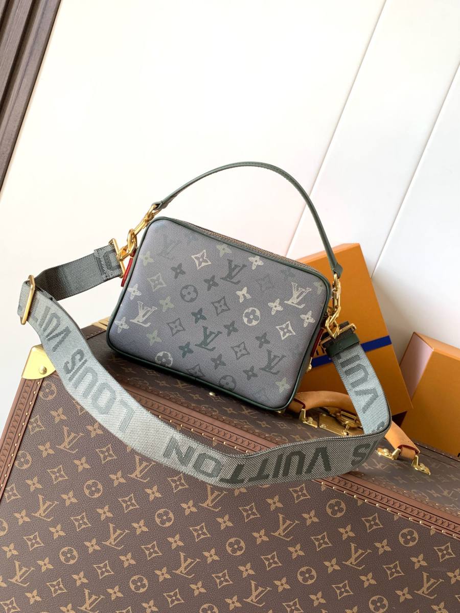 Louis Vuitton Nil Messenger M27095 27 x 20 x 7 A1A3