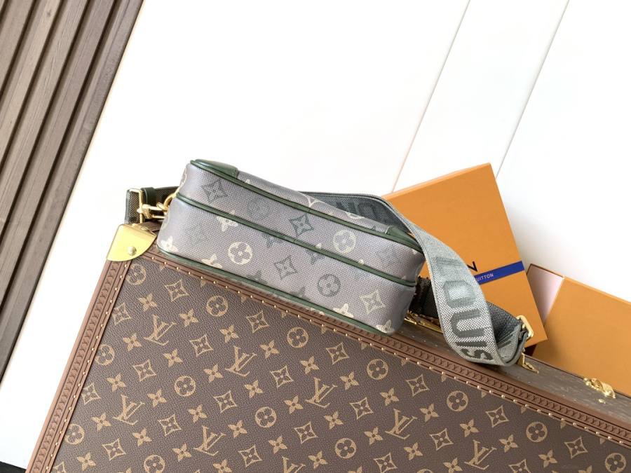 Louis Vuitton Nil Messenger M27095 27 x 20 x 7 A1A3