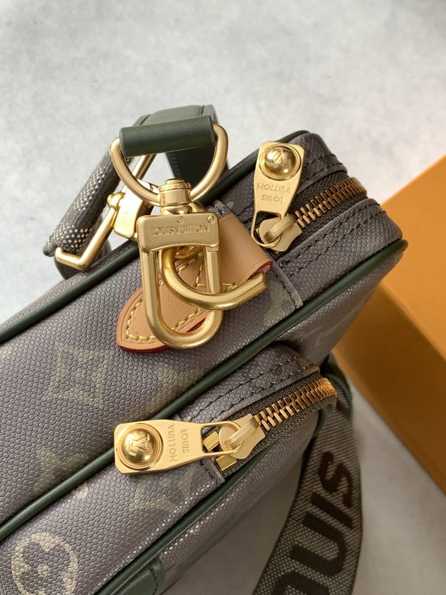 Louis Vuitton Nil Messenger M27095 27 x 20 x 7 A1A3
