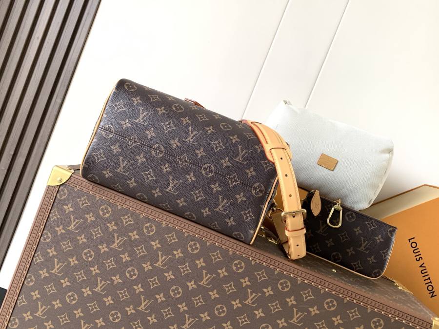 Louis Vuitton OnTheGo GM M15242 41 x 34 x 19 70D8