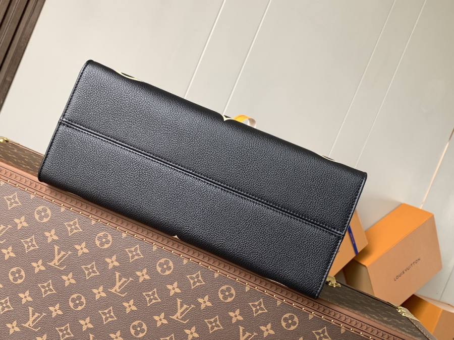 Louis Vuitton OnTheGo MM M45495 35 x 27 x 14 A23A