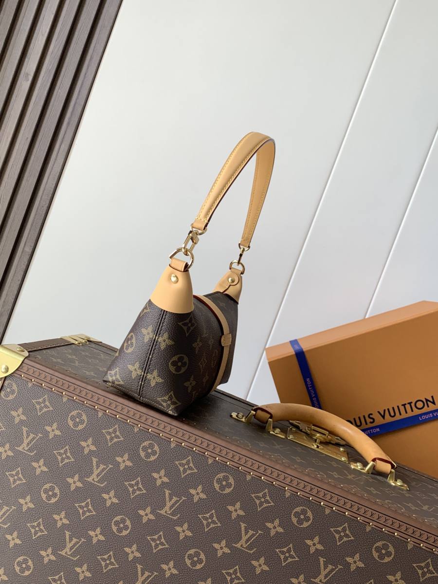 Louis Vuitton Pochette Mia M26191 21 x 13 x 4 6114