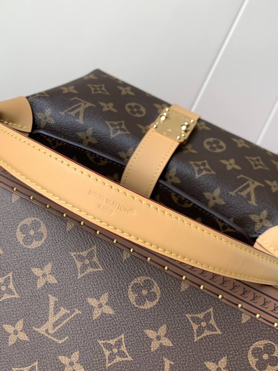 Louis Vuitton Pochette Mia M26191 21 x 13 x 4 6114