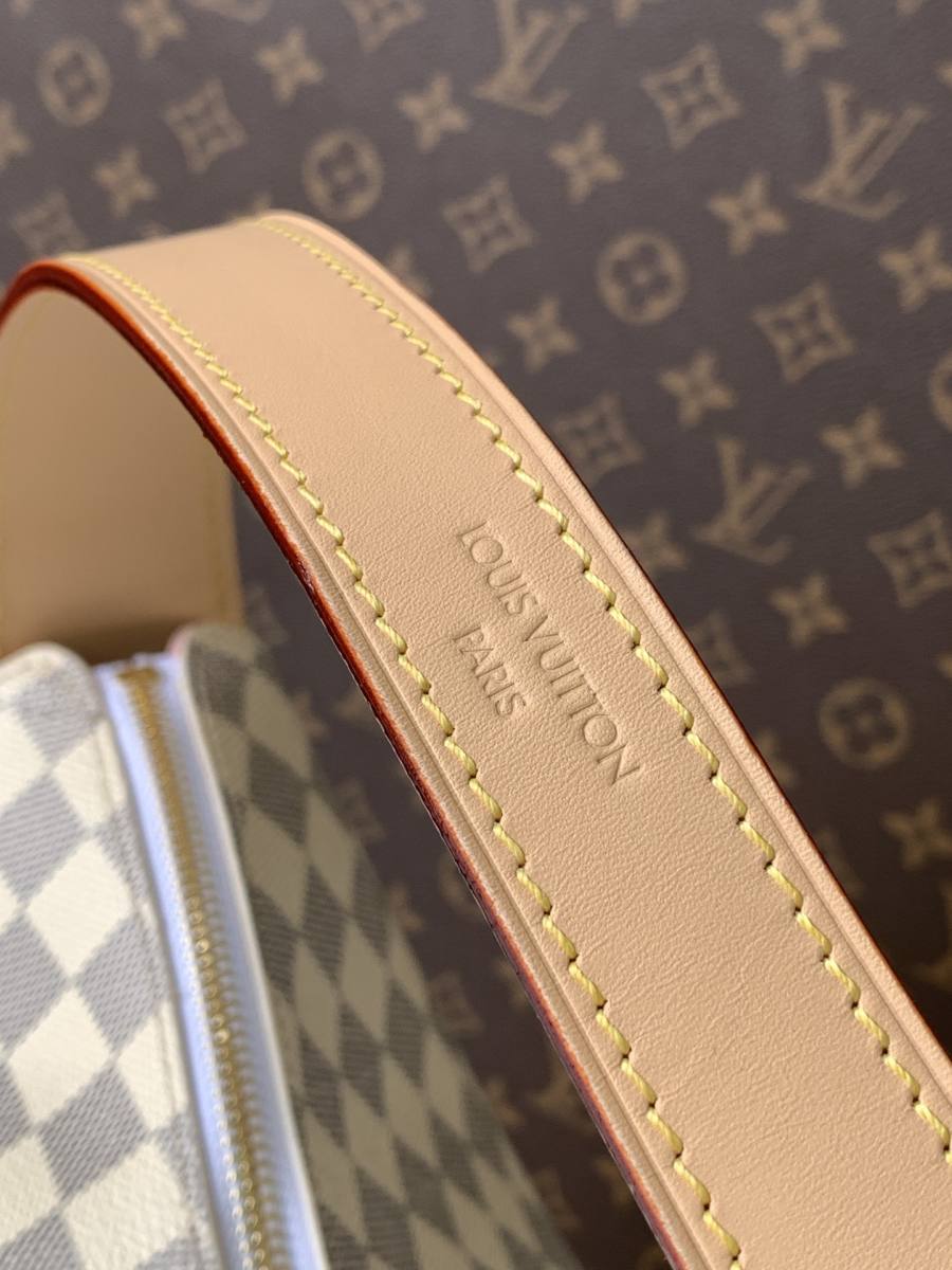 Louis Vuitton Slouchy MM M00126 32 x 24 x 12 B07D