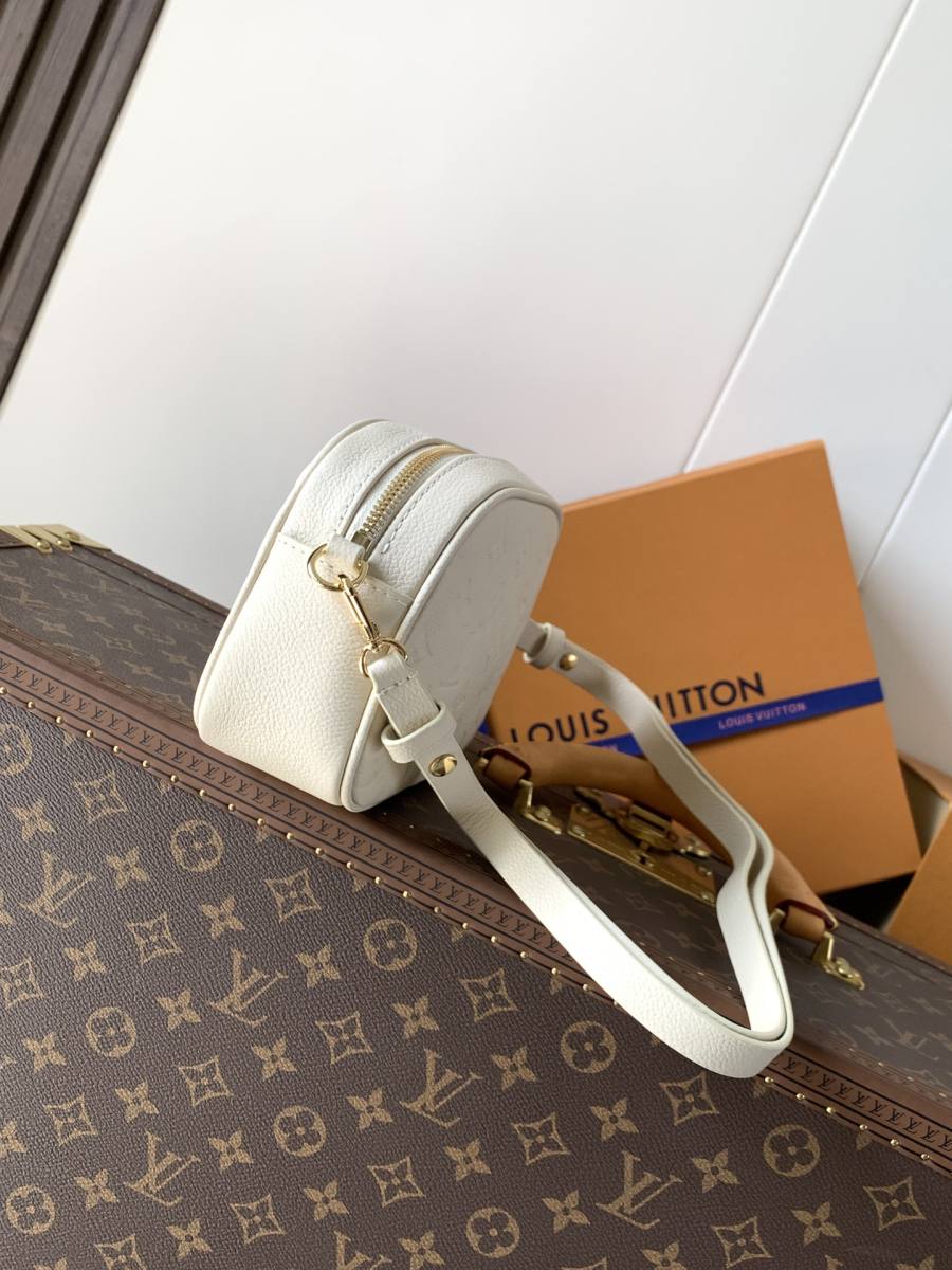 Louis Vuitton Tiny Camera Bag M26509 13 x 10 x 6 A6D3
