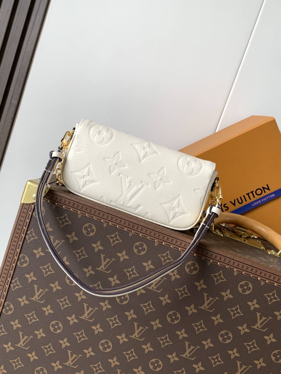 Louis Vuitton Wallet on Chain M82211 19 x 12.5 x 3.5 F362